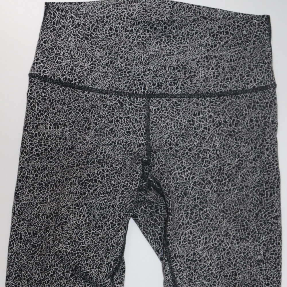 RARE Lululemon Wunder Under Leggings 28" size 8 - Picture 4 of 5